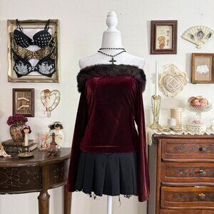 Vintage 90’s vampy romantic goth femme fatale burgundy velvet off the shoulder t
